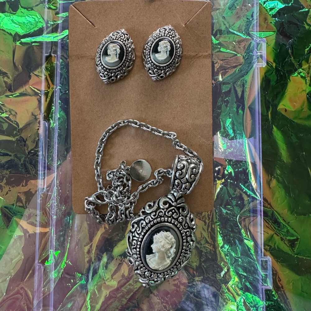 @SHOPWANI IS LIVE ! like this listing to be notified ! - Picture 4 of 8